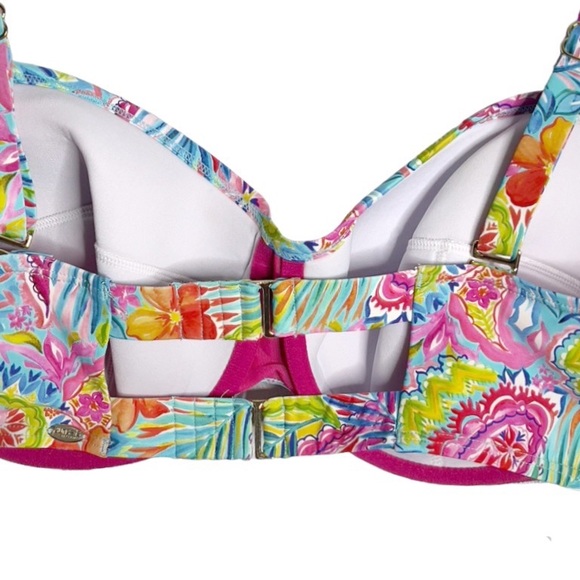 Sunsets Curve Plus Size Floral Print Twist Underwire Bikini Top - Picture 5 of 7